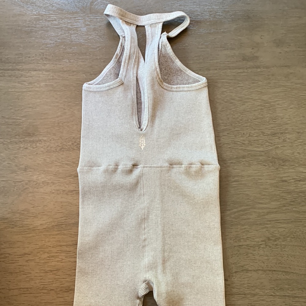 NWOT! FP Free People Movement Happiness Runs Henley Onesie Sz M/L - Picture 9 of 11